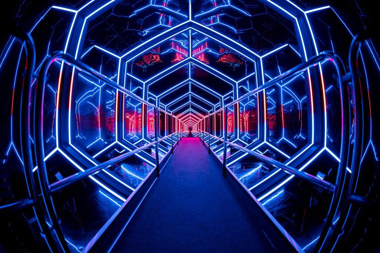 Welkom bij Amaze by ID&T: immersive audiovisuele experience — Muziek in Amsterdam