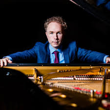 Min of meer minimal: Ralph van Raat — Muziek in Amsterdam